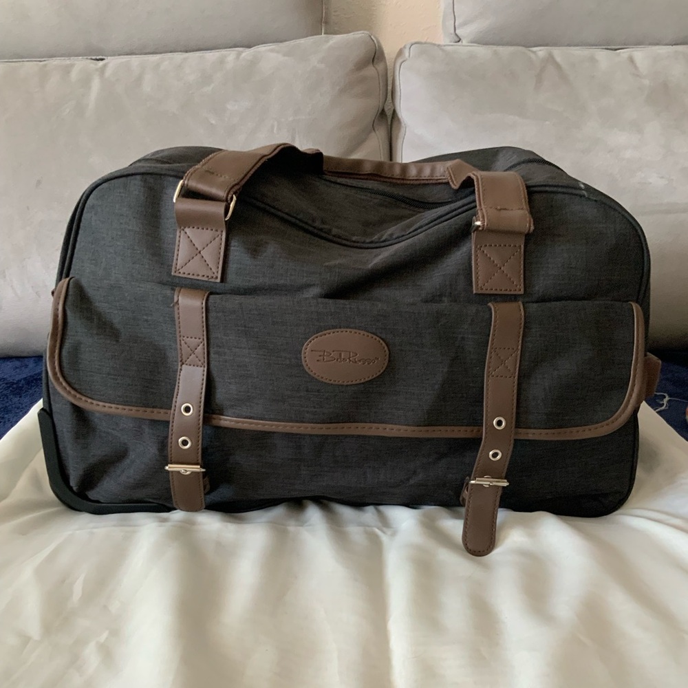 Bella Russo Duffle bag Carry-On Tote Canvas Luggage Wheels Adjustable Strap